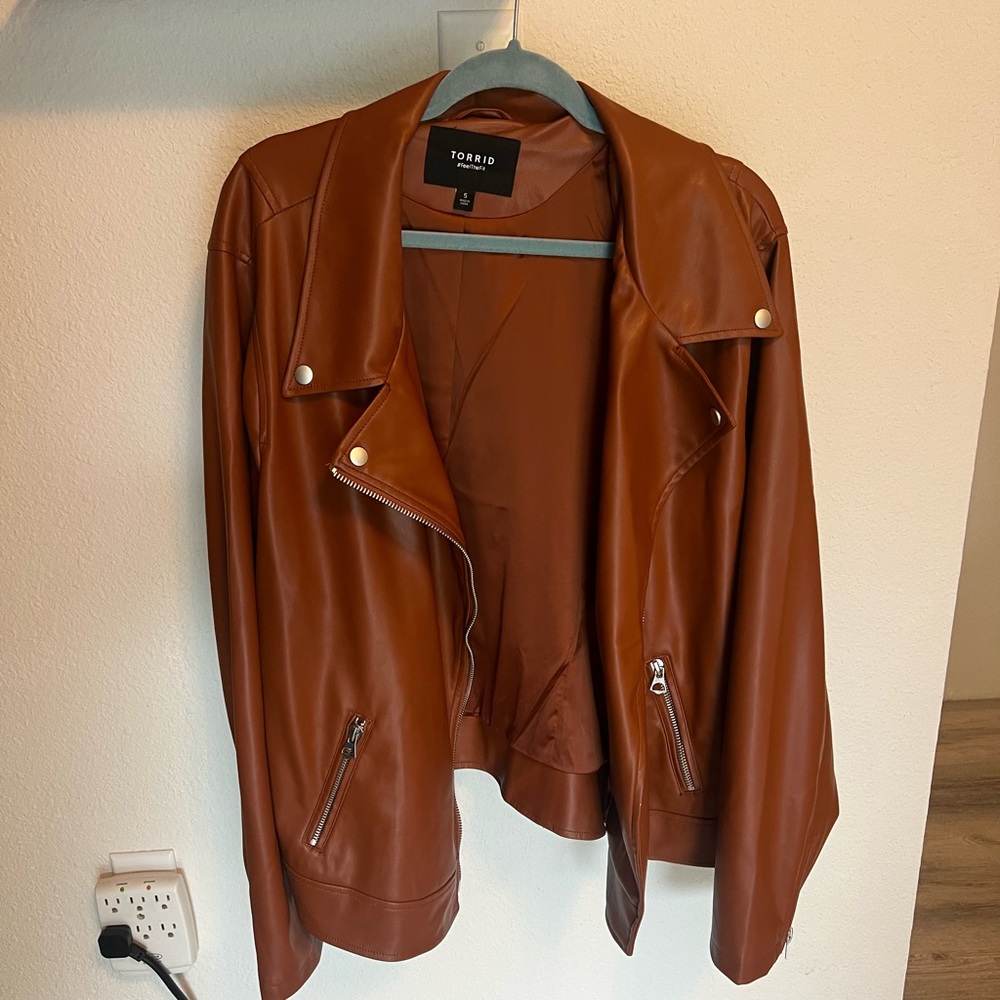 Torrid size 5 faux leather jacket warm brown NWOT